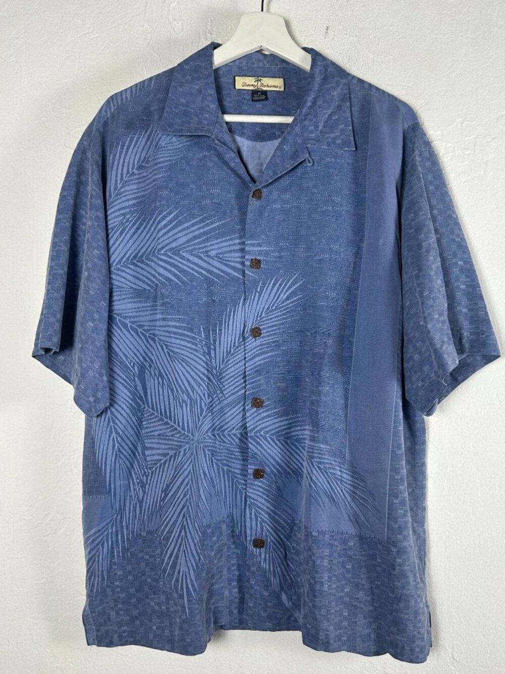 Tommy Bahama Mens Blue Silk Camp Shirt Size Medium Palm Print Button Up Casual